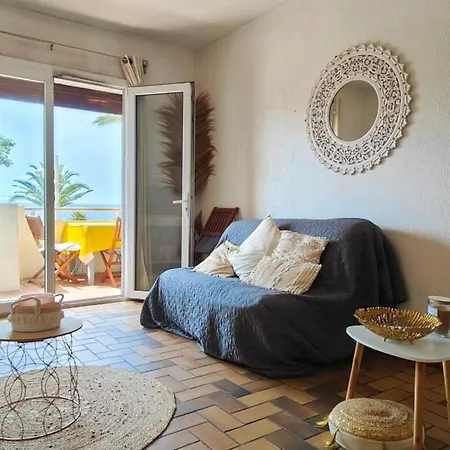 Apartment Charming Beachfront In *