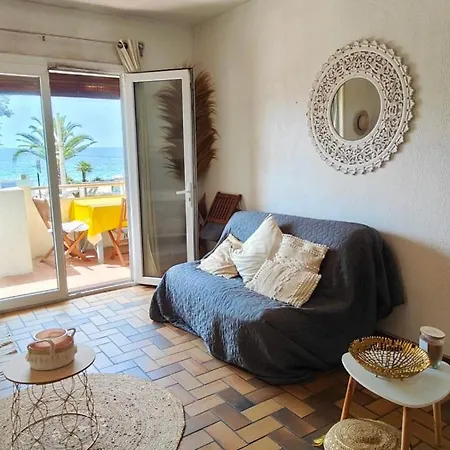Apartment Charming Beachfront In *
